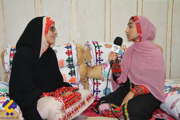 گفت‌وگوی میار جل با بانوی کتابدار بلوچ/ «مه بی بی درخش» یک خانه گلی را کتاب‌‌خانه روستا کرده است+فیلم