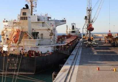 پهلوگیری بزرگترین کشتی حامل محموله وارداتی مواد اولیه در تاریخ بندر چابهار