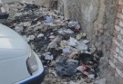 وضعیت نامناسب و غیربهداشتی، انباشته شدن زباله ها در بازار مشترک زاهدان