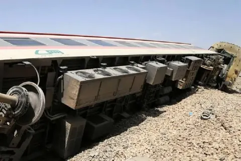 خروج چند واگن قطار باری از ریل در زاهدان